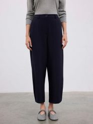 BGN Spodnie w kolorze granatowym rozmiar: 38. Niebieskie spodnie materiałowe damskie BGN, bez wzorów, z materiału. Za 162.49 zł.