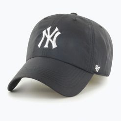 Czapka z daszkiem 47 Brand New York Yankees Brrr CLEAN UP. Białe czapki z daszkiem damskie 47 Brand, na wiosnę, bez wzorów. Za 119.99 zł.