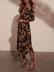 Milan Kiss Sukienka w kolorze czarnym rozmiar: S. Czarne sukienki damskie Milan Kiss, bez wzorów, bez ramiączek. Za 143.56 zł.