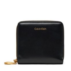 Portfel Calvin Klein. Czarne portfele damskie Calvin Klein, bez wzorów. Za 179.99 zł.