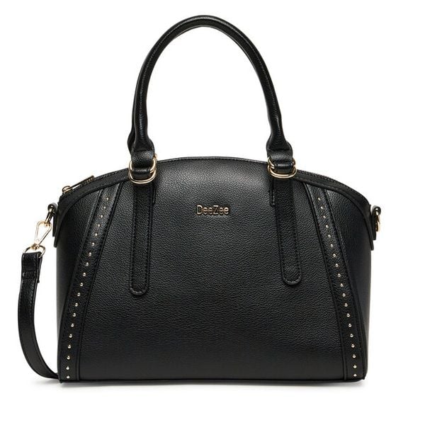 Torebka DeeZee. Czarne kuferki damskie DeeZee, bez dodatków. Za 149.99 zł.