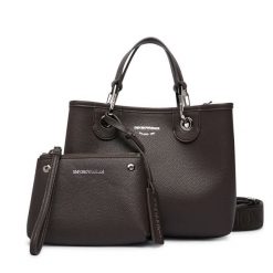 Torebka Emporio Armani. Brązowe torebki klasyczne damskie Emporio Armani, bez dodatków. Za 1,249.00 zł.