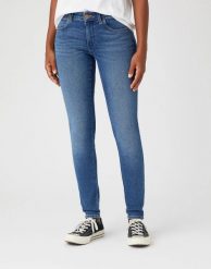 DAMSKIE SPODNIE JEANSOWE WRANGLER SKINNY AIRBLUE W28K-TX-386 112141288. Rurki damskie Wrangler, bez wzorów, z jeansu. Za 209.99 zł.