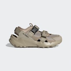 Sandały TERREX Hydroterra. Brązowe sandały damskie Adidas, bez wzorów, z materiału, bez obcasa, bez zapięcia. Za 448.55 zł.