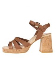 Paul Green Sandały w kolorze jasnobrązowym rozmiar: 38. Brązowe sandały damskie Paul Green, bez wzorów, z otwartym noskiem, bez obcasa, na koturnie, bez zapięcia. Za 278.45 zł.