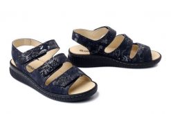 DR. BRINKMANN 710283-05 blau, sandały damskie. Niebieskie sandały damskie Dr. Brinkmann, bez wzorów, ze skóry, bez obcasa, bez zapięcia. Za 369.90 zł.