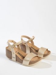 BACKSUN Sandały "Hongkong" w kolorze złotym na koturnie rozmiar: 38. Żółte sandały damskie Backsun, bez wzorów, z materiału, z otwartym noskiem, bez obcasa, na koturnie, bez zapięcia. Za 162.49 zł.