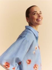 Bawełniana koszula w kwiaty - wielobarwny. Koszule damskie Reserved, l, bez wzorów, z bawełny, bez kołnierzyka, bez ramiączek. Za 119.99 zł.