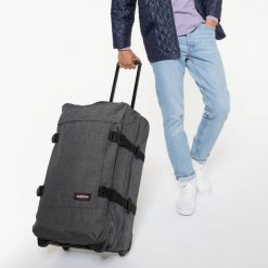 Torba Podróżna Tranverz M Szary - EK62L-77H. Czarne torby podróżne Eastpak, bez wzorów, z materiału. Za 691.20 zł.