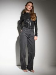 Jeansy straight mid waist - czarny. Czarne jeansy damskie Sinsay. Za 69.99 zł.