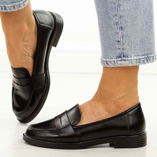 Czarne pu mokasyny damskie Potocki 12442. Czarne mokasyny damskie POTOCKI, na jesień, ze skóry, z okrągłym noskiem, bez obcasa. Za 169.00 zł.