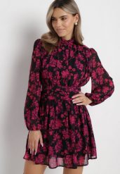 Różowa Rozkloszowana Sukienka Mini w Kwiaty Ajozze. Czerwone sukienki damskie Born2be, bez wzorów, bez ramiączek. W wyprzedaży za 135.99 zł.