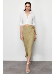 Trendyol Spódnica w kolorze oliwkowym rozmiar: 40. Zielone spódnice damskie Trendyol, na co dzień, bez wzorów, z wiskozy, maxi. Za 60.99 zł.