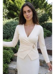 SOULSHAE Koszulka w kolorze białym rozmiar: XXL/3XL. Białe bluzki damskie SOULSHAE, xl, z aplikacjami, bez kołnierzyka, bez ramiączek. Za 89.95 zł.