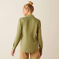 Bluzka damska z długim rękawem Ariat Pocklington. Zielone bluzki damskie Ariat, bez wzorów, sportowe, bez kołnierzyka, bez ramiączek. Za 496.00 zł.