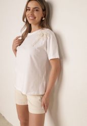 Biały Bawełniany T-shirt z Ozdobną Aplikacją z Perełek i Cyrkonii Haidea. Białe t-shirty damskie Born2be, l, z aplikacjami, z bawełny, bez kołnierzyka. Za 49.99 zł.