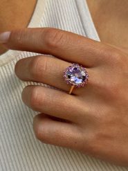 Les Petites Précieuses Pozłacany pierścionek z ametystem i granatem rozmiar: 58. Różowe pierścionki damskie Les Petites Précieuses, z ametystem, pozłacane. Za 327.87 zł.