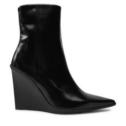 Botki Calvin Klein. Czarne botki damskie Calvin Klein, bez obcasa, na koturnie, bez zapięcia. Za 1,079.00 zł.