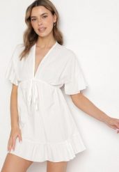 Biała Nietoperzowa Sukienka z Wiskozą o Rozkloszowanym Kroju z Falbanką Tullimi. Białe sukienki damskie Born2be, bez wzorów, z wiskozy, eleganckie, bez ramiączek. Za 89.99 zł.