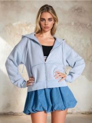 Bluza rozpinana - błękitny. Niebieskie bluzy damskie Sinsay, l, bez wzorów, z kapturem. W wyprzedaży za 29.99 zł.