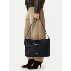 Torebka Nine West. Czarne torebki klasyczne damskie Nine West, bez dodatków. Za 259.99 zł.