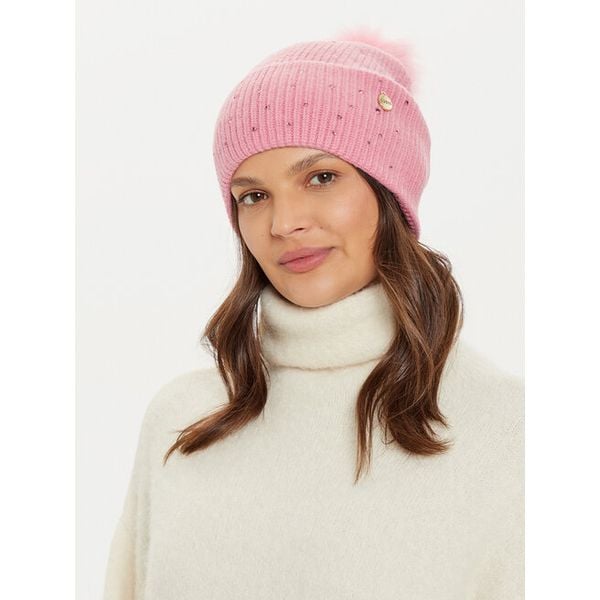 Czapka Guess. Czerwone czapki damskie Guess, na zimę, z aplikacjami. Za 109.99 zł.