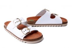DR. BRINKMANN 700680-03 weiss, klapki damskie. Białe klapki damskie Dr. Brinkmann, bez wzorów, ze skóry, bez obcasa, bez zapięcia. Za 394.90 zł.