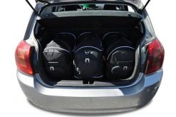 Torby Do Bagażnika Toyota Corolla Hatchback 2001-2009 3Szt Kjust. Czarne torby podróżne KJUST, bez wzorów, z kauczuku. Za 940.00 zł.