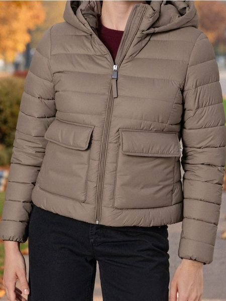 Pikowana kurtka z ociepleniem - brązowy. Brązowe kurtki damskie Sinsay, l, bez wzorów, bez kaptura. Za 59.99 zł.