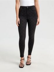 Jeansy skinny high waist - czarny. Czarne jeansy damskie Sinsay, z podwyższonym stanem. Za 79.99 zł.