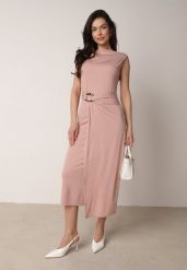 Jasnoróżowa Wizytowa Sukienka Taliowana z Metaliczną Ozdobą Aroos. Czerwone sukienki damskie Born2be, z aplikacjami, eleganckie, bez ramiączek. Za 169.99 zł.