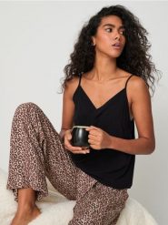 Piżama dwuczęściowa - czarny. Czarne piżamy damskie Sinsay, bez wzorów, bez ramiączek. Za 59.99 zł.