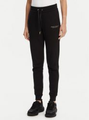 Armani Exchange Spodnie dresowe 8NYPBA YJE5Z 52AK Czarny Regular Fit. Czarne spodnie dresowe damskie Armani Exchange, m, bez wzorów, z bawełny. Za 239.99 zł.