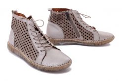 MANITU 960292-08 beige, trzewiki damskie. Brązowe botki damskie Manitu, ze skóry, bez obcasa, bez zapięcia. Za 394.90 zł.