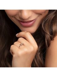 Thomas Sabo Pozłacany pierścionek z cyrkoniami rozmiar: 54. Czerwone pierścionki damskie thomas sabo, z cyrkonią, pozłacane. Za 206.42 zł.