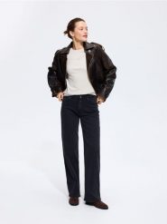 Jeansy straight comfort - czarny. Czarne jeansy damskie Reserved. Za 139.99 zł.