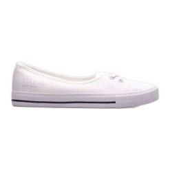 Trampki Lee Cooper W LCW-23-31-1791L białe. Białe trampki damskie bez wzorów, z materiału, bez zapięcia. Za 236.98 zł.