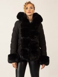 APART Kurtka zimowa w kolorze czarnym rozmiar: 38. Czarne kurtki damskie Apart, na zimę, bez wzorów, z puchu, bez kaptura. Za 731.45 zł.