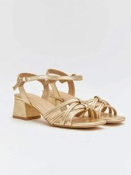 Bellucci Sandały w kolorze złotym rozmiar: 38. Żółte sandały damskie Bellucci, bez wzorów, z otwartym noskiem, bez obcasa, na koturnie, bez zapięcia. Za 122.96 zł.