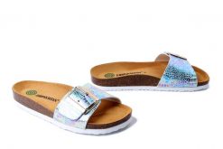 DR. BRINKMANN 700674-55 hellblau, klapki damskie. Niebieskie klapki damskie Dr. Brinkmann, bez wzorów, bez obcasa, bez zapięcia. Za 163.92 zł.