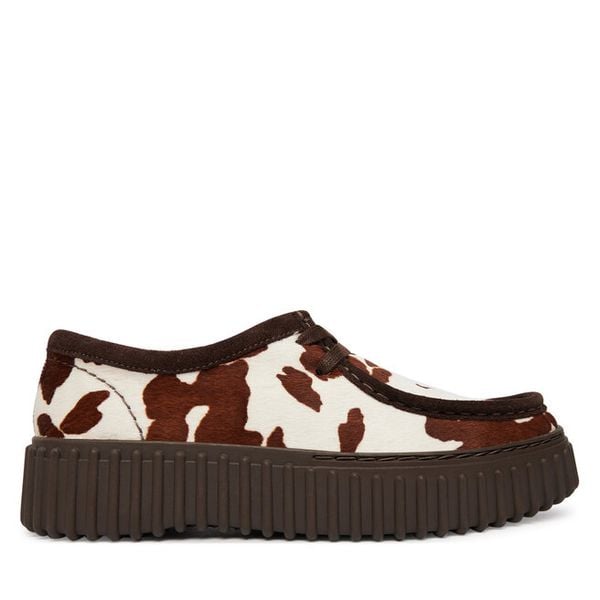 Półbuty Clarks. Brązowe półbuty damskie Clarks, bez wzorów, bez obcasa, na płaskiej podeszwie, bez zapięcia. Za 559.99 zł.