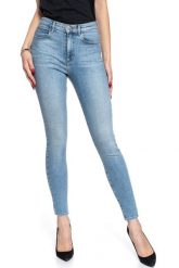 WRANGLER HIGH RISE SKINNY LIGHT OCEAN W27HWD86W 112128136. Niebieskie rurki damskie Wrangler, bez wzorów, z jeansu. Za 199.99 zł.