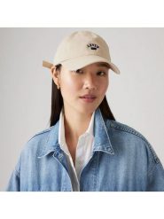 Levi's Czapka w kolorze beżowym rozmiar: onesize. Brązowe czapki z daszkiem damskie Levi's, bez wzorów, z bawełny. Za 93.07 zł.