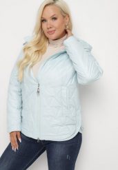 Jasnoniebieska Pikowana Pudełkowa Kurtka z Kapturem Zapinana na Suwak i Napy Nevianna. Niebieskie kurtki damskie Born2be, xl, bez wzorów, z jeansu, z kapturem. Za 279.99 zł.