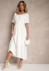 Biała Taliowana Sukienka Pudełkowa ze Sznurkiem w Pasie z Dekoltem w Łódkę Sonadoreta. Białe sukienki damskie Renee, bez wzorów, z materiału, eleganckie, bez ramiączek. W wyprzedaży za 107.99 zł.