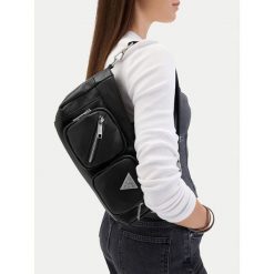 Torebka Guess Jeans. Czarne torebki klasyczne damskie Guess Jeans, z jeansu, bez dodatków. Za 259.99 zł.