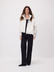 Kurtka w groszki - złamana biel. Kurtki damskie Reserved, l, bez wzorów, z tkaniny, bez kaptura. Za 179.99 zł.