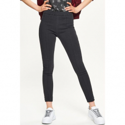 Jeansowe jegginsy z zamkiem z tyłu - Szary. Szare jeansy damskie Cropp. W wyprzedaży za 39.99 zł.