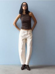 Jeansy balloon high waist z ozdobnym przeszyciem - kremowy. Białe jeansy damskie Sinsay, z podwyższonym stanem. Za 69.99 zł.