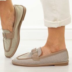 Beżowe mokasyny damskie Vinceza 62272. Brązowe mokasyny damskie VINCEZA, na lato, z jeansu, bez obcasa. W wyprzedaży za 131.12 zł.